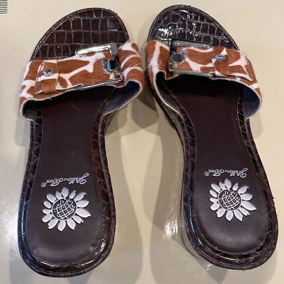 Yellow Box Cowhide Giraffe Wedge Sandals Size 6 - Picture 2 of 10